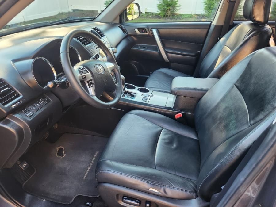 2012 Toyota Highlander 4WD 4dr V6 SE, available for sale in West Babylon, New York | SGM Auto Sales. West Babylon, New York 2012 Toyota Highlander 4WD 4dr V6 SE, available for sale in West Babylon, New York | SGM Auto Sales. West Babylon, New York