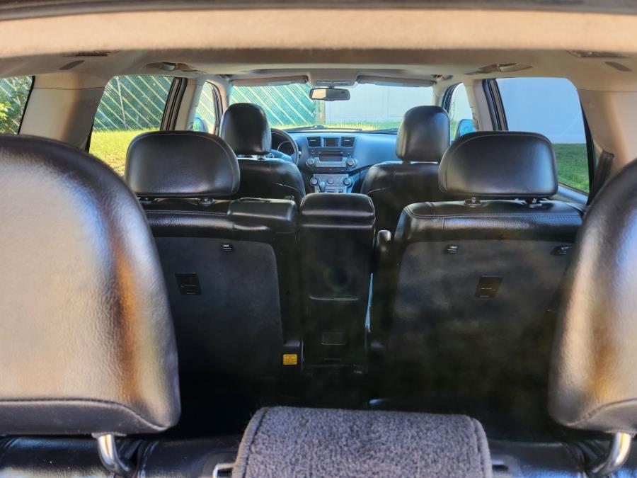 2012 Toyota Highlander 4WD 4dr V6 SE, available for sale in West Babylon, New York | SGM Auto Sales. West Babylon, New York 2012 Toyota Highlander 4WD 4dr V6 SE, available for sale in West Babylon, New York | SGM Auto Sales. West Babylon, New York