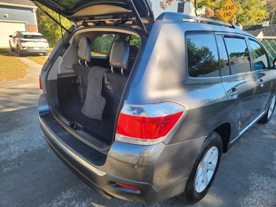 2012 Toyota Highlander 4WD 4dr V6 SE, available for sale in West Babylon, New York | SGM Auto Sales. West Babylon, New York 2012 Toyota Highlander 4WD 4dr V6 SE, available for sale in West Babylon, New York | SGM Auto Sales. West Babylon, New York