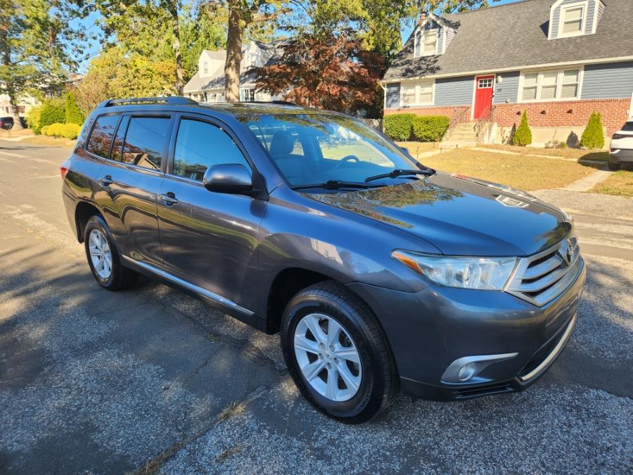2012 Toyota Highlander 4WD 4dr V6 SE, available for sale in West Babylon, New York | SGM Auto Sales. West Babylon, New York 2012 Toyota Highlander 4WD 4dr V6 SE, available for sale in West Babylon, New York | SGM Auto Sales. West Babylon, New York