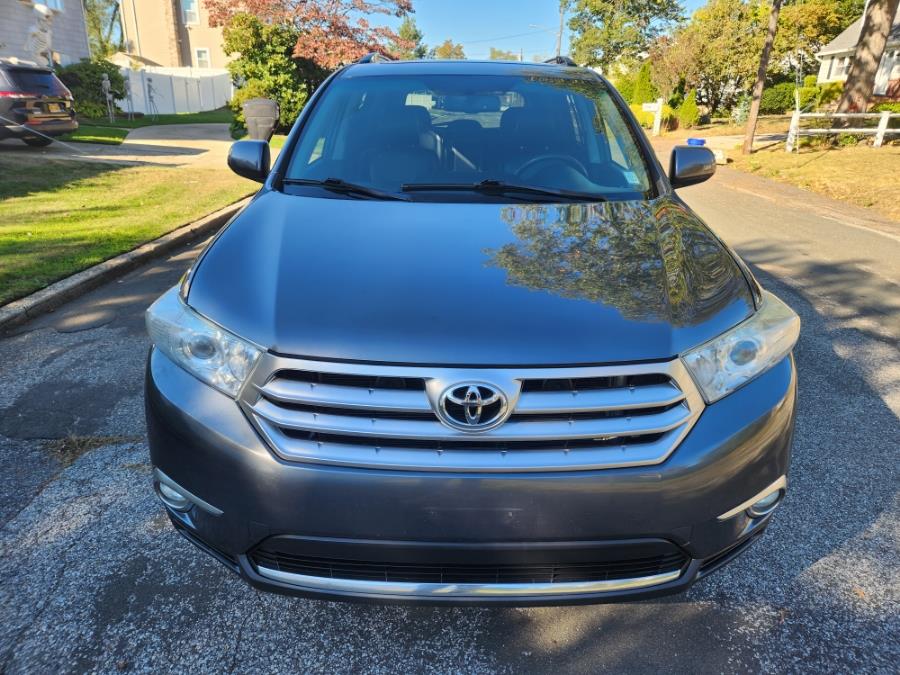 2012 Toyota Highlander 4WD 4dr V6 SE, available for sale in West Babylon, New York | SGM Auto Sales. West Babylon, New York 2012 Toyota Highlander 4WD 4dr V6 SE, available for sale in West Babylon, New York | SGM Auto Sales. West Babylon, New York
