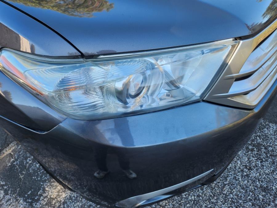 2012 Toyota Highlander 4WD 4dr V6 SE, available for sale in West Babylon, New York | SGM Auto Sales. West Babylon, New York 2012 Toyota Highlander 4WD 4dr V6 SE, available for sale in West Babylon, New York | SGM Auto Sales. West Babylon, New York