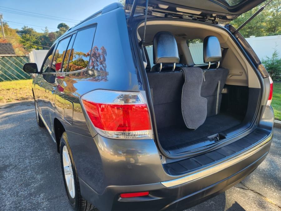 2012 Toyota Highlander 4WD 4dr V6 SE, available for sale in West Babylon, New York | SGM Auto Sales. West Babylon, New York 2012 Toyota Highlander 4WD 4dr V6 SE, available for sale in West Babylon, New York | SGM Auto Sales. West Babylon, New York