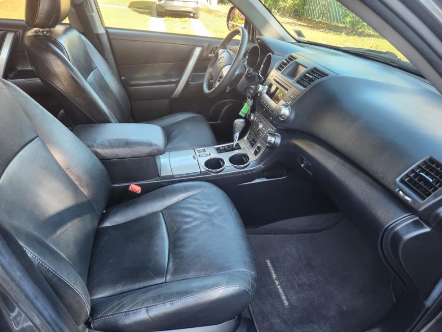 2012 Toyota Highlander 4WD 4dr V6 SE, available for sale in West Babylon, New York | SGM Auto Sales. West Babylon, New York 2012 Toyota Highlander 4WD 4dr V6 SE, available for sale in West Babylon, New York | SGM Auto Sales. West Babylon, New York