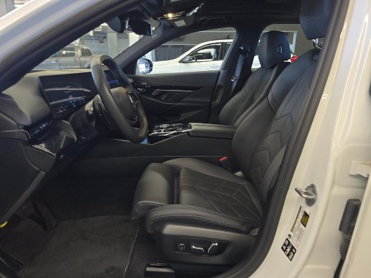 2025 BMW 5 Series 530i xDrive Sedan, available for sale in Franklin Sq, New York | Long Island Auto Center. Franklin Sq, New York 2025 BMW 5 Series 530i xDrive Sedan, available for sale in Franklin Sq, New York | Long Island Auto Center. Franklin Sq, New York