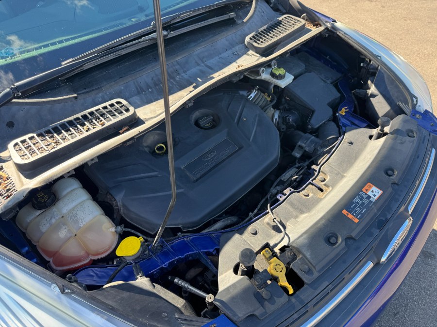 2015 Ford Escape 4WD 4dr SE, available for sale in Ortonville, Michigan | Marsh Auto Sales LLC. Ortonville, Michigan 2015 Ford Escape 4WD 4dr SE, available for sale in Ortonville, Michigan | Marsh Auto Sales LLC. Ortonville, Michigan
