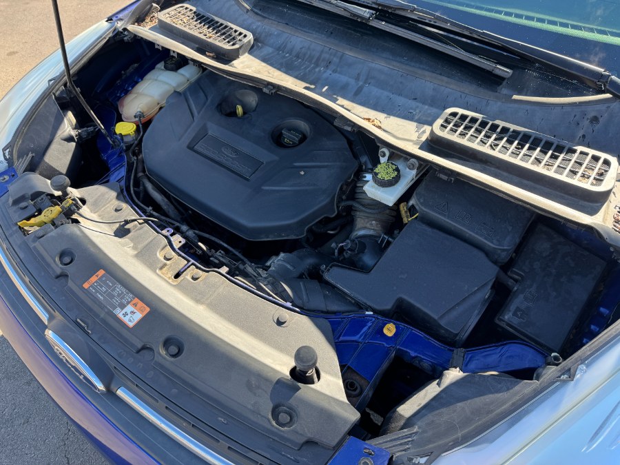 2015 Ford Escape 4WD 4dr SE, available for sale in Ortonville, Michigan | Marsh Auto Sales LLC. Ortonville, Michigan 2015 Ford Escape 4WD 4dr SE, available for sale in Ortonville, Michigan | Marsh Auto Sales LLC. Ortonville, Michigan