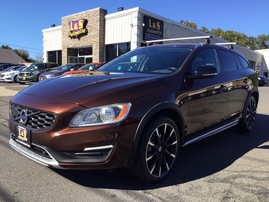Used 2017 Volvo V60 Cross Country in Plantsville, Connecticut | L&S Automotive LLC. Plantsville, Connecticut