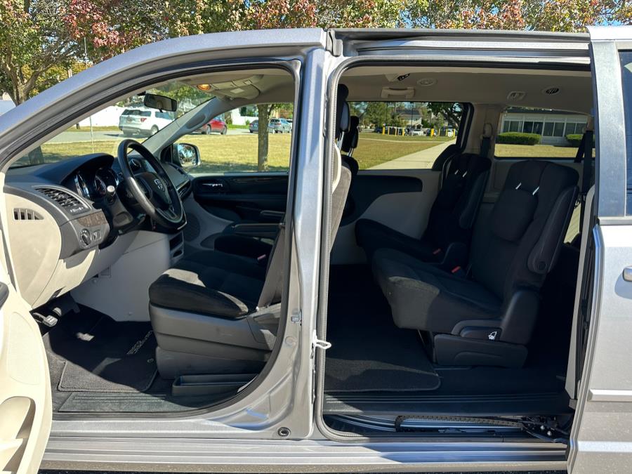 2015 Dodge Grand Caravan 4dr Wgn American Value Pkg, available for sale in Copiague, New York | Great Deal Motors. Copiague, New York 2015 Dodge Grand Caravan 4dr Wgn American Value Pkg, available for sale in Copiague, New York | Great Deal Motors. Copiague, New York