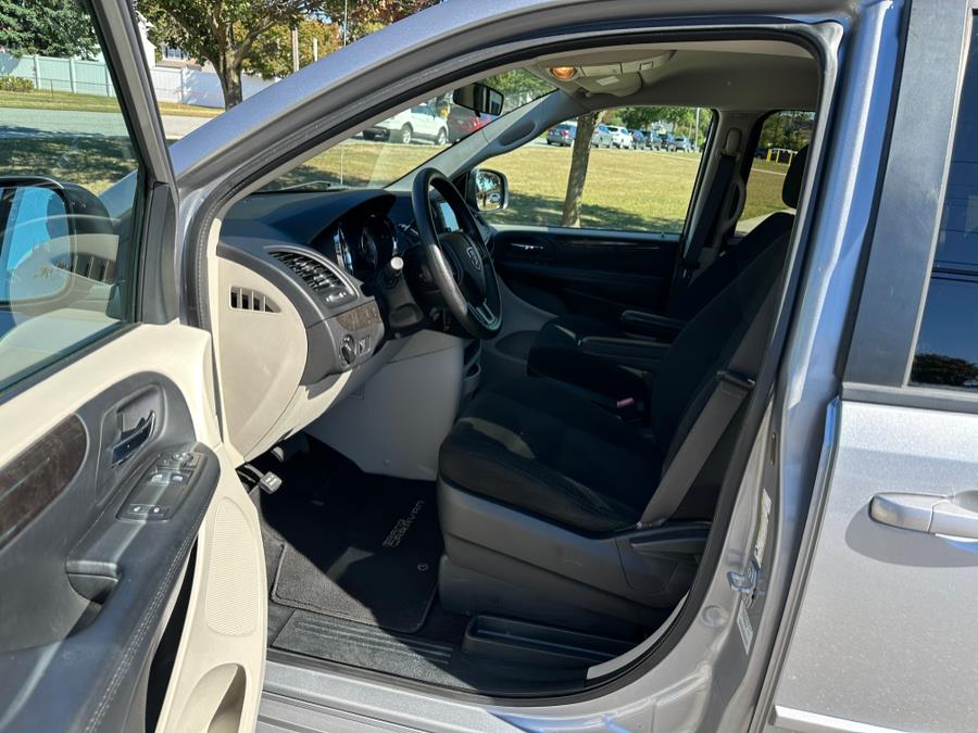 2015 Dodge Grand Caravan 4dr Wgn American Value Pkg, available for sale in Copiague, New York | Great Deal Motors. Copiague, New York 2015 Dodge Grand Caravan 4dr Wgn American Value Pkg, available for sale in Copiague, New York | Great Deal Motors. Copiague, New York