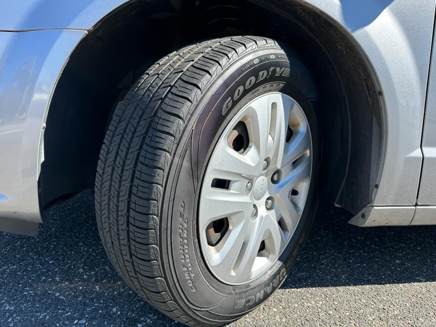 2015 Dodge Grand Caravan 4dr Wgn American Value Pkg, available for sale in Copiague, New York | Great Deal Motors. Copiague, New York 2015 Dodge Grand Caravan 4dr Wgn American Value Pkg, available for sale in Copiague, New York | Great Deal Motors. Copiague, New York
