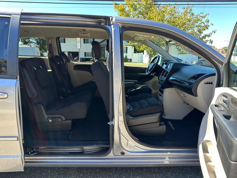 2015 Dodge Grand Caravan 4dr Wgn American Value Pkg, available for sale in Copiague, New York | Great Deal Motors. Copiague, New York 2015 Dodge Grand Caravan 4dr Wgn American Value Pkg, available for sale in Copiague, New York | Great Deal Motors. Copiague, New York