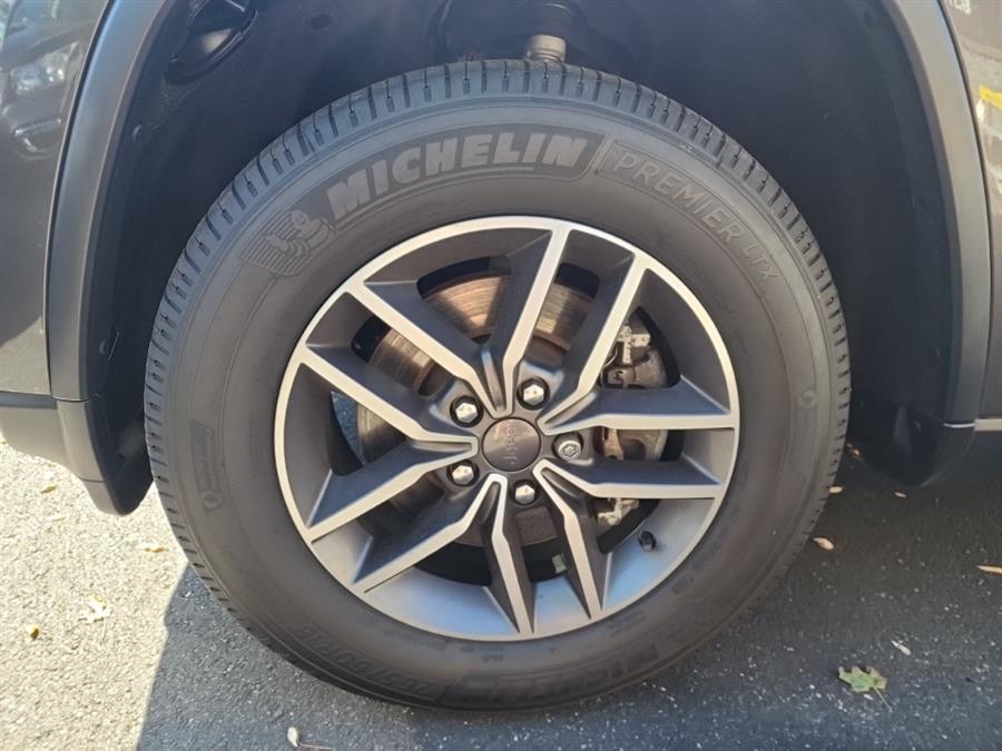 2021 Jeep Grand Cherokee Limited 4x4, available for sale in Islip, New York | L.I. Auto Gallery. Islip, New York 2021 Jeep Grand Cherokee Limited 4x4, available for sale in Islip, New York | L.I. Auto Gallery. Islip, New York