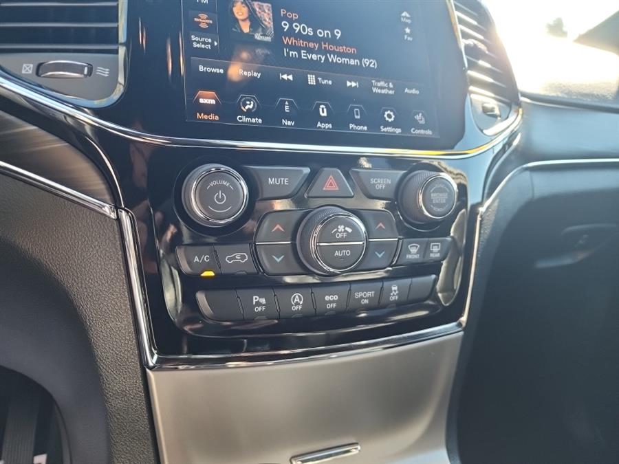 2021 Jeep Grand Cherokee Limited 4x4, available for sale in Islip, New York | L.I. Auto Gallery. Islip, New York 2021 Jeep Grand Cherokee Limited 4x4, available for sale in Islip, New York | L.I. Auto Gallery. Islip, New York