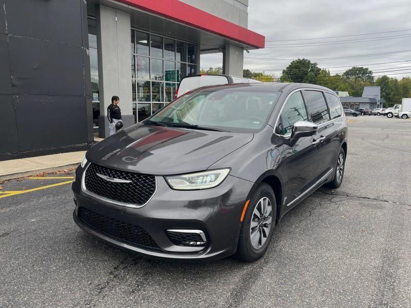 2022 Chrysler Pacifica Hybrid Limited FWD, available for sale in Maple Shade, New Jersey | Car Revolution. Maple Shade, New Jersey 2022 Chrysler Pacifica Hybrid Limited FWD, available for sale in Maple Shade, New Jersey | Car Revolution. Maple Shade, New Jersey