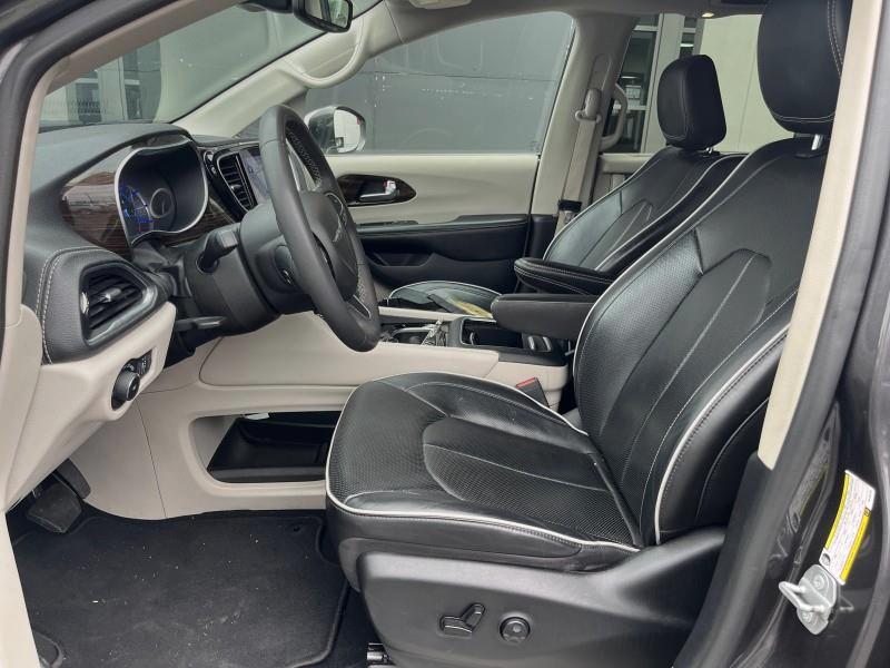 2022 Chrysler Pacifica Hybrid Limited FWD, available for sale in Maple Shade, New Jersey | Car Revolution. Maple Shade, New Jersey 2022 Chrysler Pacifica Hybrid Limited FWD, available for sale in Maple Shade, New Jersey | Car Revolution. Maple Shade, New Jersey