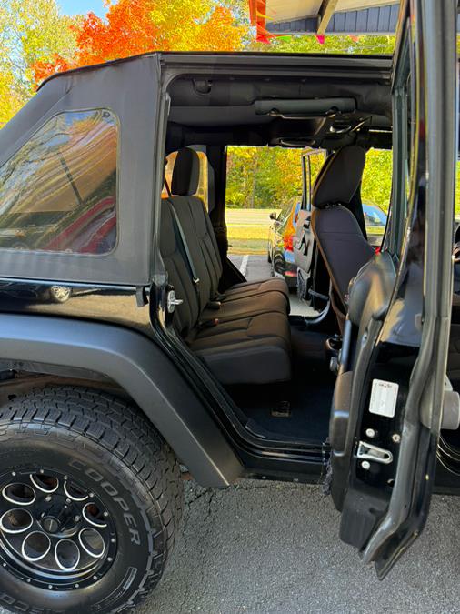 2013 Jeep Wrangler Unlimited 4WD 4dr Sport, available for sale in Windsor Locks, Connecticut | JANNA MOTORS LLC. Windsor Locks, Connecticut 2013 Jeep Wrangler Unlimited 4WD 4dr Sport, available for sale in Windsor Locks, Connecticut | JANNA MOTORS LLC. Windsor Locks, Connecticut