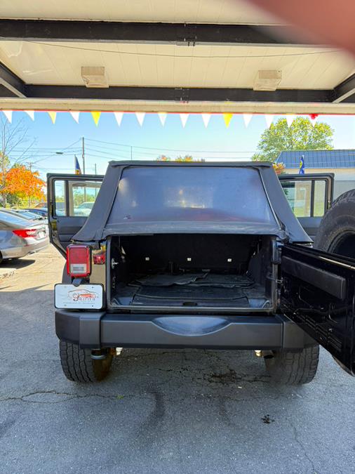2013 Jeep Wrangler Unlimited 4WD 4dr Sport, available for sale in Windsor Locks, Connecticut | JANNA MOTORS LLC. Windsor Locks, Connecticut 2013 Jeep Wrangler Unlimited 4WD 4dr Sport, available for sale in Windsor Locks, Connecticut | JANNA MOTORS LLC. Windsor Locks, Connecticut