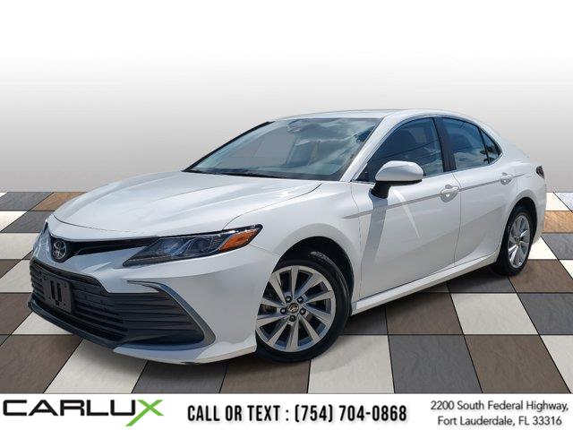 Used 2021 Toyota Camry in Fort Lauderdale, Florida | CarLux Fort Lauderdale. Fort Lauderdale, Florida