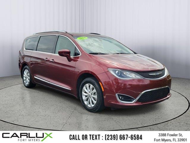 2019 Chrysler Pacifica Touring L FWD, available for sale in Fort Myers, Florida | Carlux Fort Myers. Fort Myers, Florida 2019 Chrysler Pacifica Touring L FWD, available for sale in Fort Myers, Florida | Carlux Fort Myers. Fort Myers, Florida