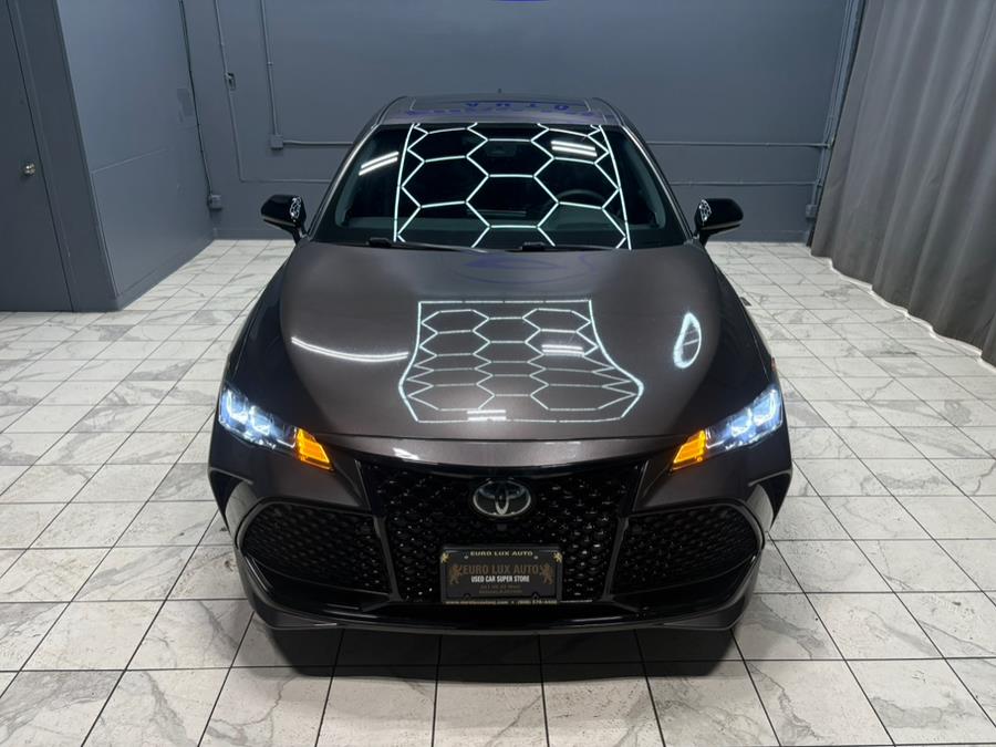 2019 Toyota Avalon XSE photo 2