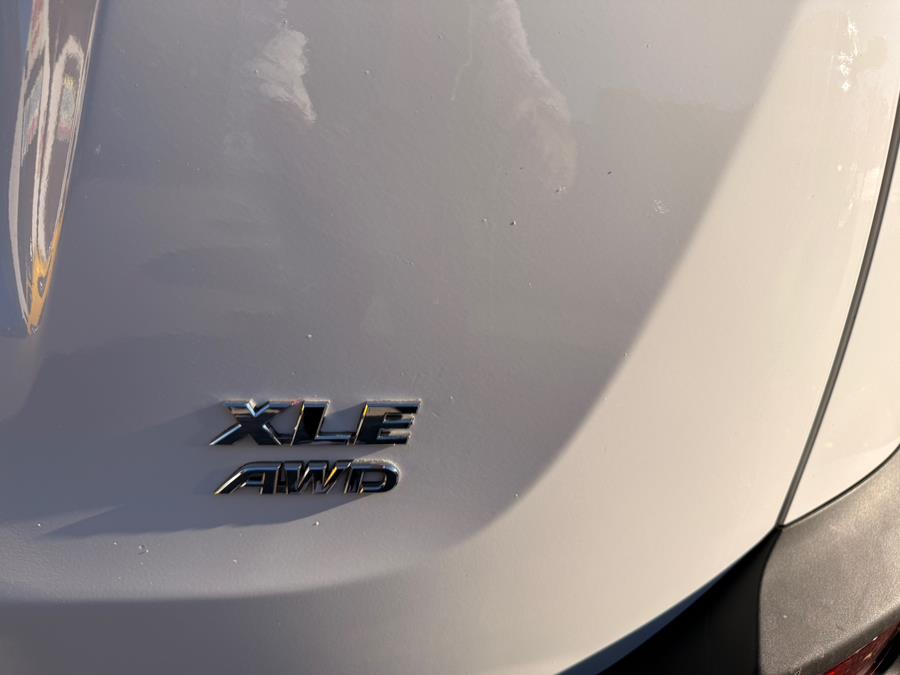 2015 Toyota RAV4 AWD 4dr XLE (Natl), available for sale in Huntington Station, New York | Huntington Auto Mall. Huntington Station, New York 2015 Toyota RAV4 AWD 4dr XLE (Natl), available for sale in Huntington Station, New York | Huntington Auto Mall. Huntington Station, New York