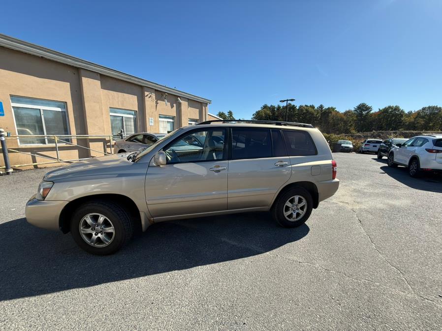 Used 2006 Toyota Highlander in Raynham, Massachusetts | J & A Auto Center. Raynham, Massachusetts