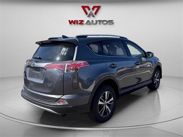 2017 Toyota RAV4 XLE photo 3