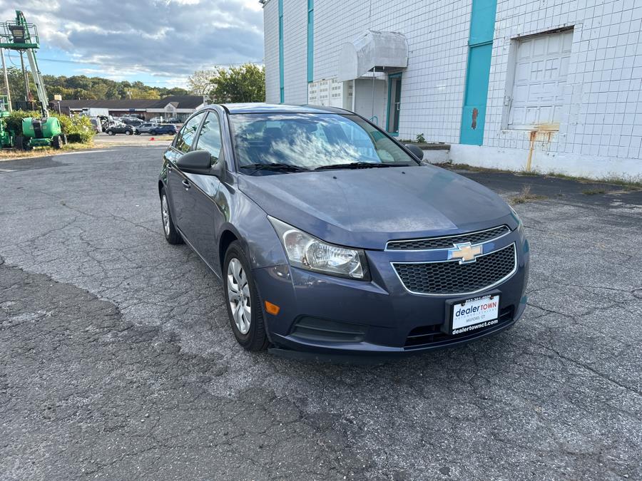 2013 Chevrolet Cruze 4dr Sdn Auto LS, available for sale in Milford, Connecticut | Dealertown Auto Wholesalers. Milford, Connecticut