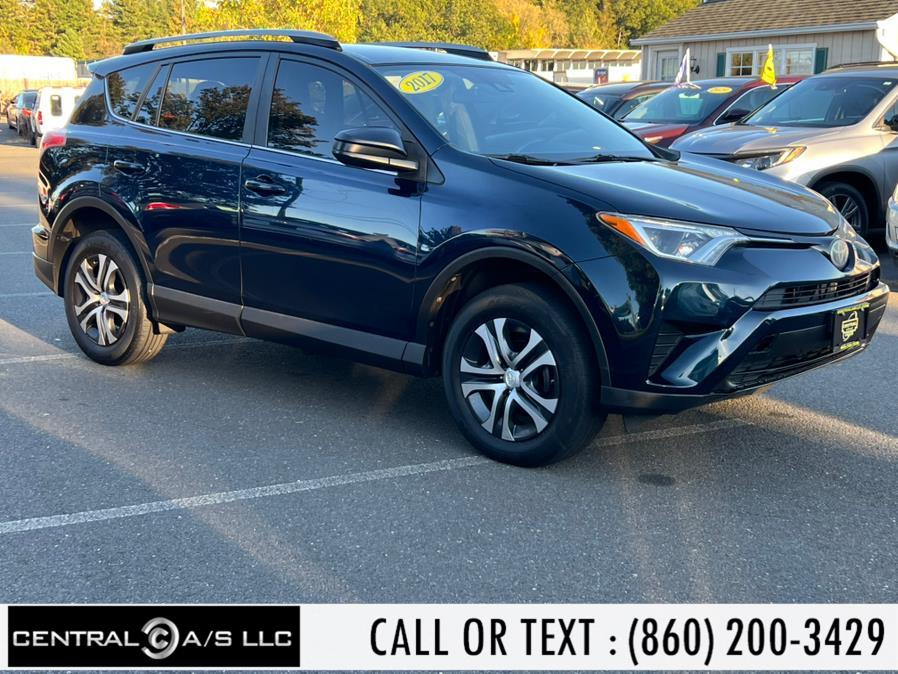 2017 Toyota RAV4 LE photo 3
