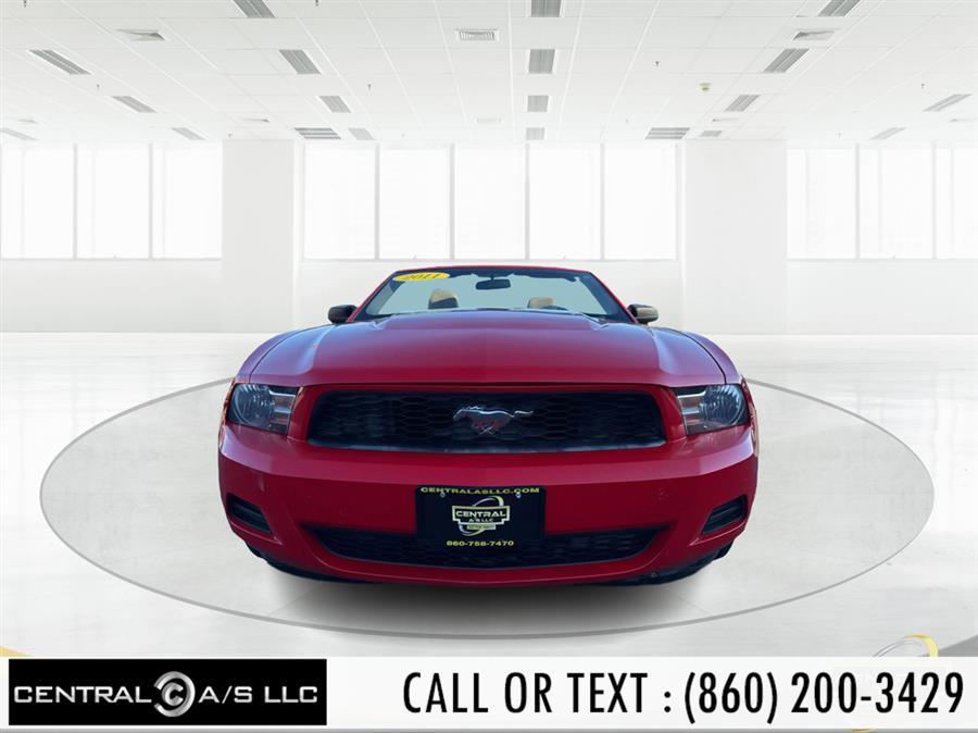 2011 Ford Mustang V6 Convertible photo 2