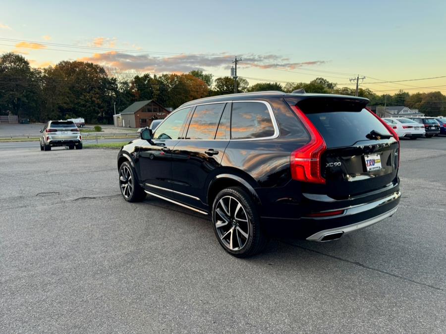 2021 Volvo XC90 T6 AWD Momentum photo 4