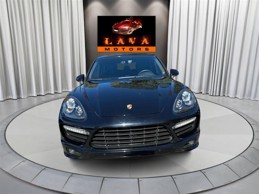 2014 Porsche Cayenne GTS photo 2