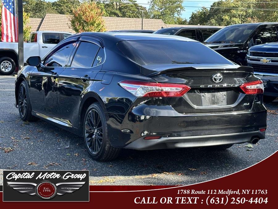 2018 Toyota Camry SE XLE photo 2