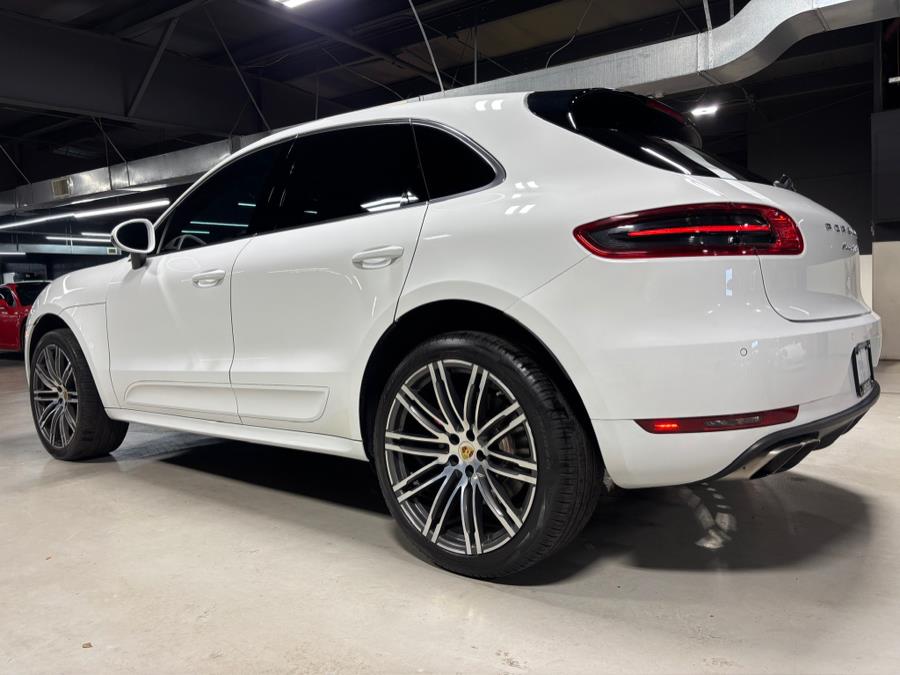 2017 Porsche Macan Turbo photo 3