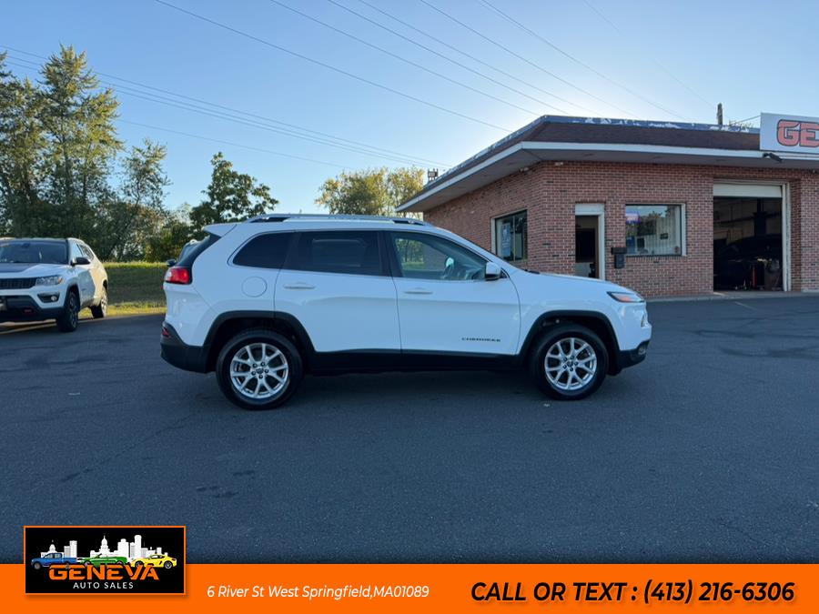 2016 Jeep Cherokee Latitude photo 4