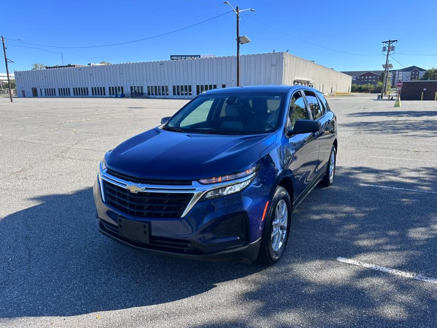 2022 Chevrolet Equinox LS photo 3