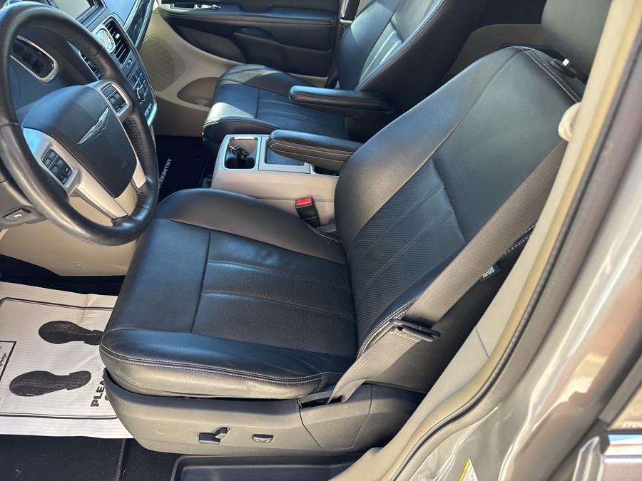 2014 Chrysler Town & Country 4dr Wgn Touring-L, available for sale in Waterbury, Connecticut | National Auto Brokers, Inc.. Waterbury, Connecticut 2014 Chrysler Town & Country 4dr Wgn Touring-L, available for sale in Waterbury, Connecticut | National Auto Brokers, Inc.. Waterbury, Connecticut