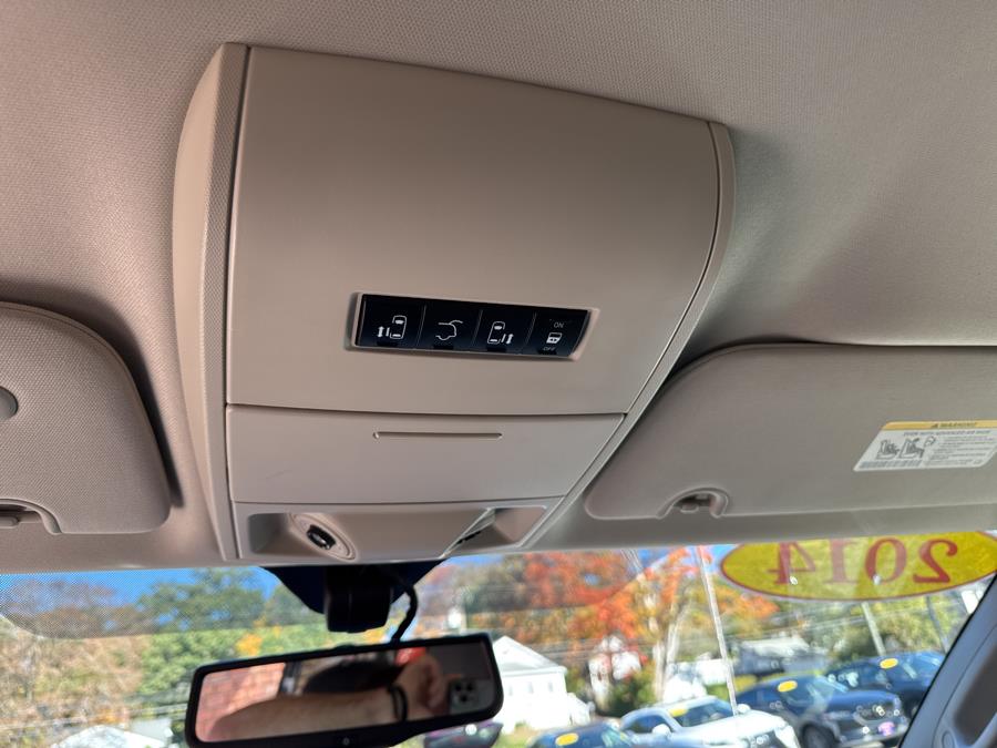 2014 Chrysler Town & Country 4dr Wgn Touring-L, available for sale in Waterbury, Connecticut | National Auto Brokers, Inc.. Waterbury, Connecticut 2014 Chrysler Town & Country 4dr Wgn Touring-L, available for sale in Waterbury, Connecticut | National Auto Brokers, Inc.. Waterbury, Connecticut