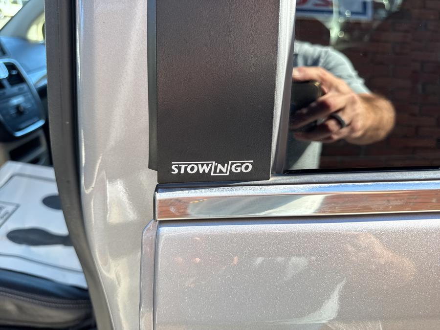 2014 Chrysler Town & Country 4dr Wgn Touring-L, available for sale in Waterbury, Connecticut | National Auto Brokers, Inc.. Waterbury, Connecticut 2014 Chrysler Town & Country 4dr Wgn Touring-L, available for sale in Waterbury, Connecticut | National Auto Brokers, Inc.. Waterbury, Connecticut