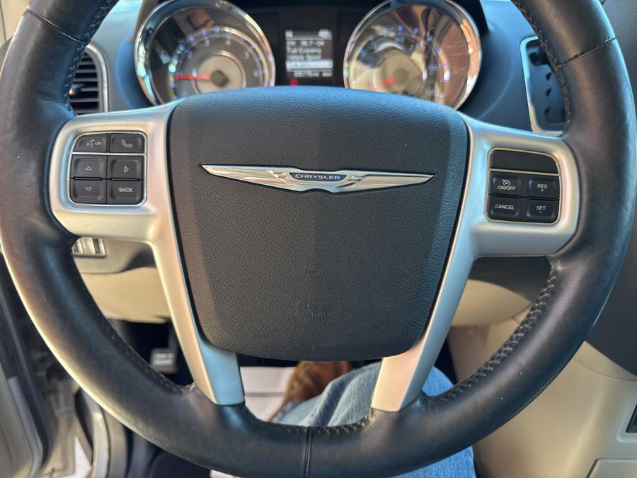 2014 Chrysler Town & Country 4dr Wgn Touring-L, available for sale in Waterbury, Connecticut | National Auto Brokers, Inc.. Waterbury, Connecticut 2014 Chrysler Town & Country 4dr Wgn Touring-L, available for sale in Waterbury, Connecticut | National Auto Brokers, Inc.. Waterbury, Connecticut