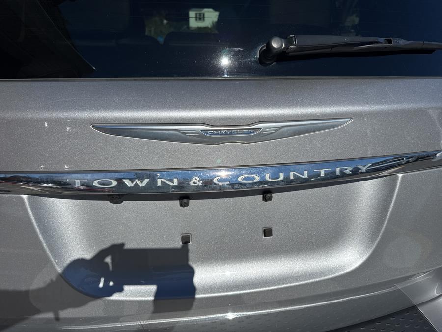 2014 Chrysler Town & Country 4dr Wgn Touring-L, available for sale in Waterbury, Connecticut | National Auto Brokers, Inc.. Waterbury, Connecticut 2014 Chrysler Town & Country 4dr Wgn Touring-L, available for sale in Waterbury, Connecticut | National Auto Brokers, Inc.. Waterbury, Connecticut