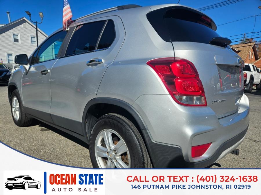 2017 Chevrolet Trax LT photo 2