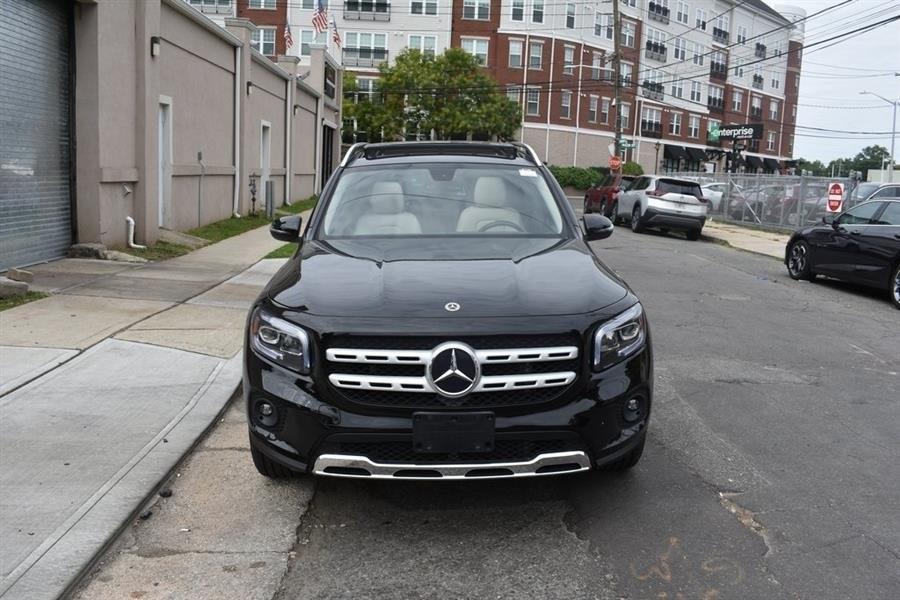 2024 Mercedes Benz GLB 250 photo 3