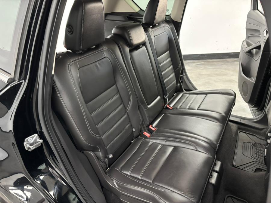 2017 Ford Escape SE 4WD, available for sale in Elizabeth, New Jersey | Dream Auto Group. Elizabeth, New Jersey 2017 Ford Escape SE 4WD, available for sale in Elizabeth, New Jersey | Dream Auto Group. Elizabeth, New Jersey