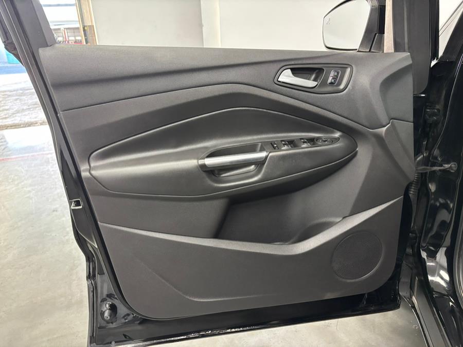 2017 Ford Escape SE 4WD, available for sale in Elizabeth, New Jersey | Dream Auto Group. Elizabeth, New Jersey 2017 Ford Escape SE 4WD, available for sale in Elizabeth, New Jersey | Dream Auto Group. Elizabeth, New Jersey