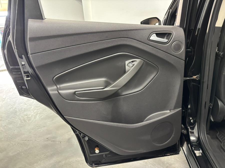 2017 Ford Escape SE 4WD, available for sale in Elizabeth, New Jersey | Dream Auto Group. Elizabeth, New Jersey 2017 Ford Escape SE 4WD, available for sale in Elizabeth, New Jersey | Dream Auto Group. Elizabeth, New Jersey