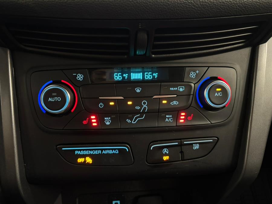 2017 Ford Escape SE 4WD, available for sale in Elizabeth, New Jersey | Dream Auto Group. Elizabeth, New Jersey 2017 Ford Escape SE 4WD, available for sale in Elizabeth, New Jersey | Dream Auto Group. Elizabeth, New Jersey