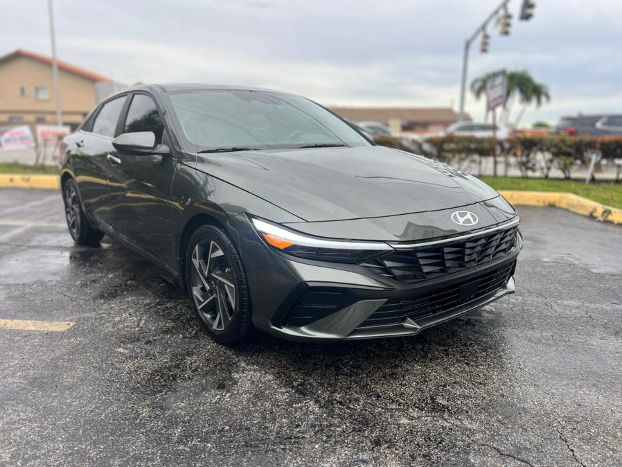 Used 2024 Hyundai Elantra in Hialeah, Florida | The Palm Motors LLC. Hialeah, Florida