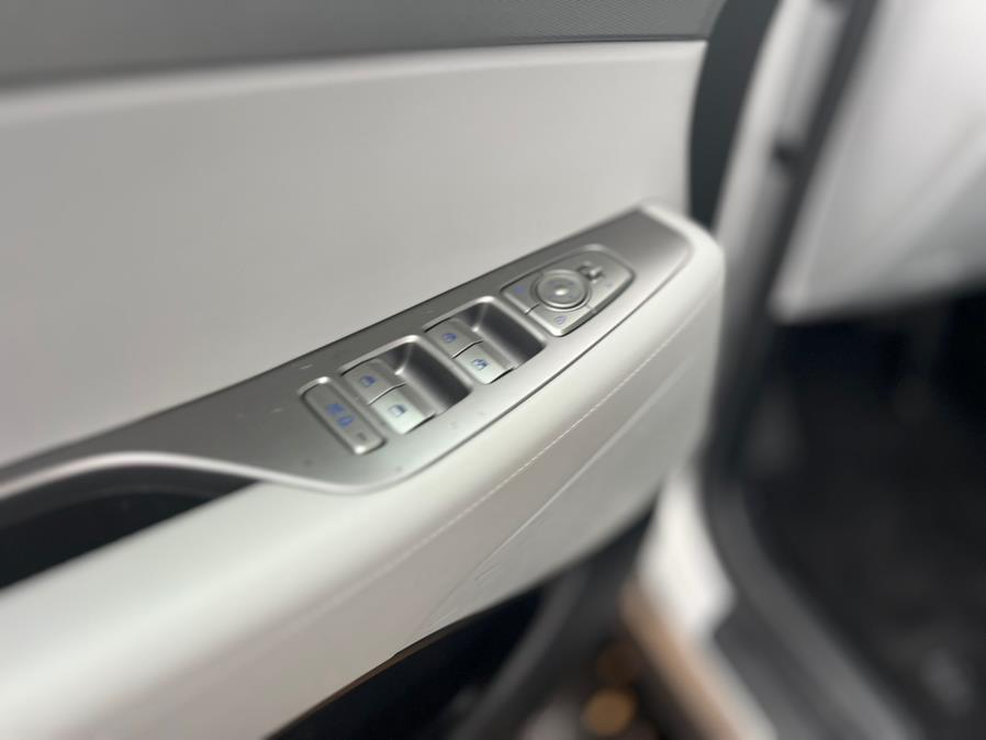 2022 Hyundai Palisade SEL AWD, available for sale in Hialeah, Florida | The Palm Motors LLC. Hialeah, Florida 2022 Hyundai Palisade SEL AWD, available for sale in Hialeah, Florida | The Palm Motors LLC. Hialeah, Florida